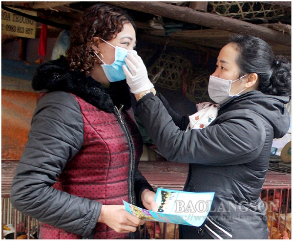 Phụ nữ Lạng Sơn chung tay phòng chống dịch bệnh viêm đường hô hấp cấp