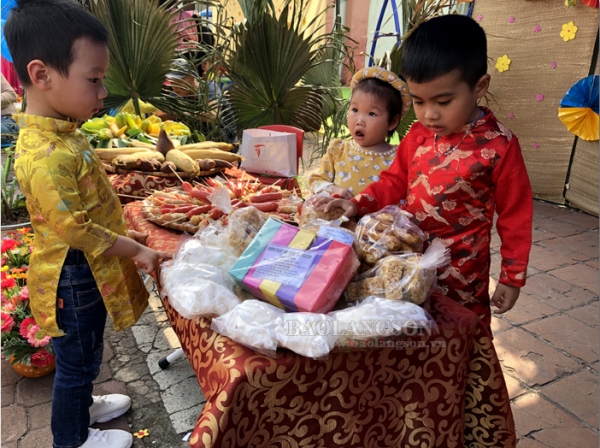 Cung Thanh thiếu nhi Lạng Sơn tổ chức chương trình “Chợ tết quê em”