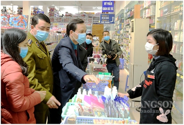 Kiểm tra công tác phòng, chống dịch bệnh viêm đường hô hấp cấp tại thành phố Lạng Sơn