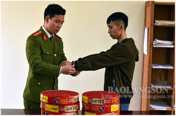Công an huyện Cao Lộc ngăn chặn vận chuyển pháo
