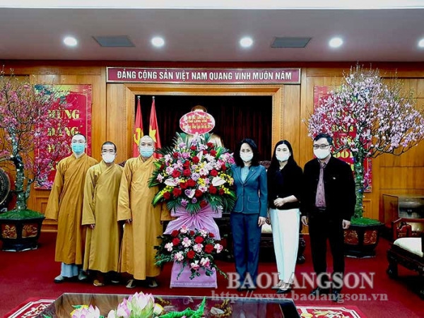 Bí thư Tỉnh ủy tiếp Đoàn đại biểu Ban Trị sự Giáo hội Phật giáo Việt Nam tỉnh đến thăm, chúc tết