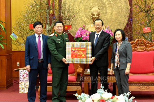 Lãnh đạo Bộ Tư lệnh Quân khu 1 thăm, chúc tết tại Lạng Sơn